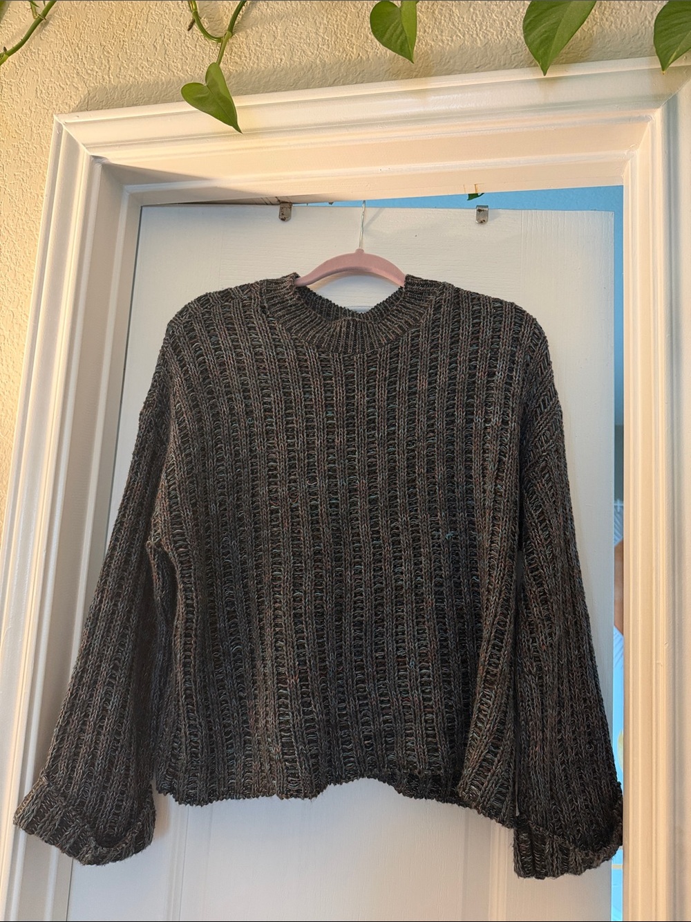 Cozy Chunky Knit Crewneck Sweater - Black Heather